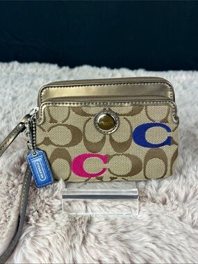 Coach Poppy Signature C Embroidered Double Zip Wristlet Khaki Multicolor EUC